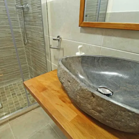 Mont-romies Otel