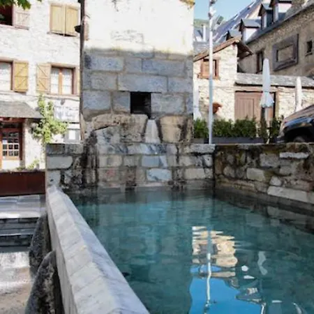 Hotel Mont-romies 2*