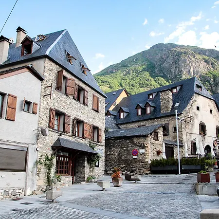 Mont-romies Hotel Salardu
